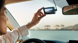 70mai Dash Cam 4K A810S menetr&ouml;gz&iacute;tő kamera + RC24 h&aacute;ts&oacute; kamera
