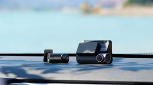 70mai Dash Cam 4K A810S menetr&ouml;gz&iacute;tő kamera + RC24 h&aacute;ts&oacute; kamera
