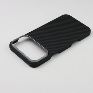 Cellect iPhone 17 Pro Max m&aacute;gneses aramid karbon tok fekete (CEL-CARBM-IPH17PM-BK)