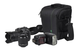 RivaCase "7440" Válltáska DSLR fényképezőgépekhez fekete (6901801074402)