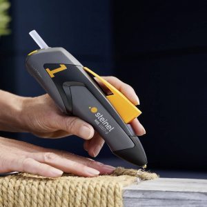 Steinel KLEBEPISTOLE MOBILEGLUE 1007-S ROSE Akkus ragaszt&oacute; stift T&ouml;ltővel, t&ouml;ltők&aacute;bellel, t&ouml;lt&eacute;si &aacute;llapot jelzővel, Eco-&uuml;zemm&oacute;d 7 mm 30 W 3.6 V 1 db (