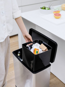 CURVER Deco bin slim  Szemeteskuka 52 l (Sz x Ma x M&eacute;) 486 x 615 x 284 mm Ez&uuml;st, Fekete 1 db (254619)