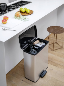 CURVER Deco bin slim  Szemeteskuka 52 l (Sz x Ma x M&eacute;) 486 x 615 x 284 mm Ez&uuml;st, Fekete 1 db (254619)
