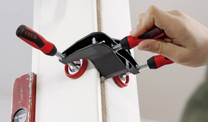BESSEY Ajt&oacute;keret-merev&iacute;tő k&eacute;szlet 2x TU + 2x TFM-2K + zs&aacute;k   Szor&iacute;t&aacute;si sz&eacute;less&eacute;g (max.):1010 mm Visszavon&aacute;s:70 mm (TU-TFM-BAG)