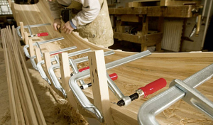 BESSEY Teljesen ac&eacute;l csavaros gyorsszor&iacute;t&oacute; fa foganty&uacute;val, GZ  , feszt&aacute;v: 250 mm, visszavon&aacute;s: 120 mm (GZ25)