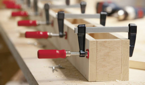 BESSEY &Ouml;ntv&eacute;ny gyorsszor&iacute;t&oacute;, LM 250/80  , feszt&aacute;v: 250 mm, visszavon&aacute;s: 80 mm (LM25/8)