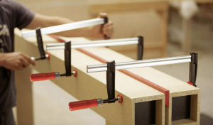 BESSEY Temper&ouml;ntv&eacute;ny csavaros gyorsszor&iacute;t&oacute;, TPN-BE 200/60  , feszt&aacute;v: 200 mm, visszavon&aacute;s: 60 mm (TPN20B6BE)