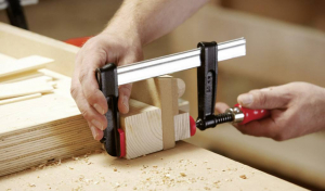 BESSEY Temper&ouml;ntv&eacute;ny csavaros gyorsszor&iacute;t&oacute;, TPN-BE 200/60  , feszt&aacute;v: 200 mm, visszavon&aacute;s: 60 mm (TPN20B6BE)