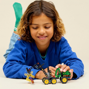 Lego Technic John Deere 1470H kerekes betakar&iacute;t&oacute;g&eacute;p (42218)