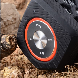 Quazar Loudbox Bluetooth hangszóró és powerbank egyben fekete (QZR-SP01-BK)