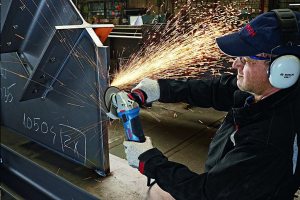 Bosch Professional GWS 19-125 CIE kis sarokcsiszol&oacute; (060179P002)
