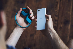 Sony NW-WS623B Bluetooth mikrofonos sport fülhallgató és 4GB MP3 lejátszó fekete (NWWS623B.CEW)