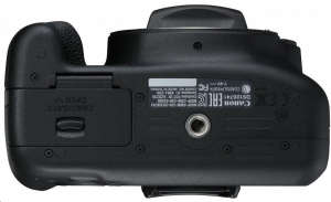 Canon EOS 2000D + EF-S 18-55mm f/3.5-5.6 IS II kit  (2728C003)