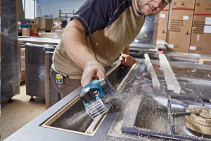 Bosch GHO 12V-20 solo akkus kézi gyalu (akku nélküli), kartonban (06015A7000)