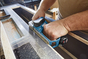 Bosch GHO 12V-20 solo akkus kézi gyalu (akku nélküli), kartonban (06015A7000)