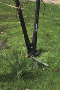 Fiskars 113710 Fű- és sövénynyíró, hosszú nyelű, GS53 (1001565)