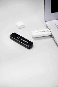 Pen Drive 128GB Transcend JetFlash 700 USB 3.1 fekete (TS128GJF700)