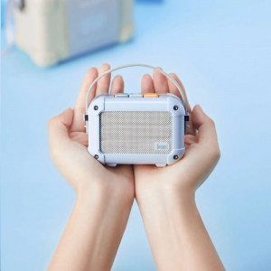 Divoom Macchiato Bluetooth TWS hangsz&oacute;r&oacute;, FM R&aacute;di&oacute; 6W k&eacute;k (DIV-MH-BL)