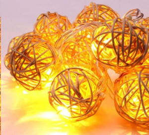 IRIS Gömb alakú fonott/rattan/1,5m/meleg fehér/10db LED-es/3xAA elemes fénydekoráció  (102-01)