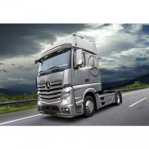 Italeri 510003905 Mercedes Benz Actros MP4 Gigaspace Kamionmodell építőkészlet 1:24