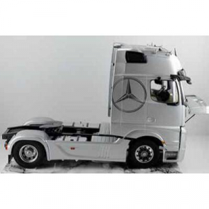 Italeri 510003905 Mercedes Benz Actros MP4 Gigaspace Kamionmodell építőkészlet 1:24