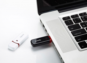 Pen Drive 32GB  Apacer AH333 fehér USB 2.0 (AP32GAH333W-1)